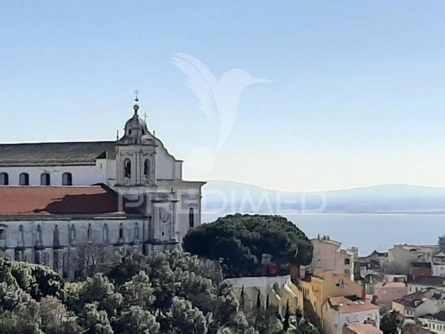 Apartamento t2 com 117 m2 e vista fabulosa, graça, lisboa