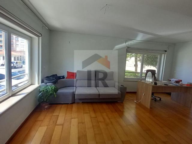 Apartamento T2 com 112 m²