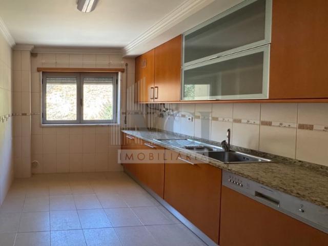 Apartamento T2 com 112m² e Parqueamento Vista Única sobre o Rio Tejo Quinta da Mata, Vila Franca de Xira!