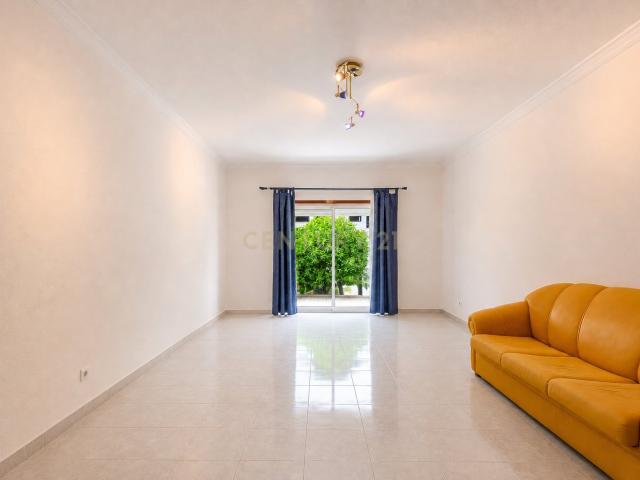 Apartamento T2 com 127m² a 3 minutos das Praias de Albufeira