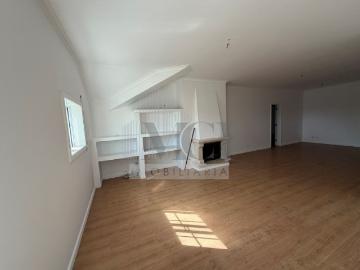 Apartamento T2 com 148 metros, localizado a 5 minutos do Glicinias em Aveiro!