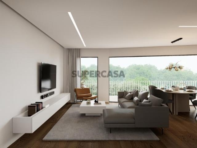 Apartamento T2 com 2 Varandas e 2 Parqueamentos | Famões, Odivelas