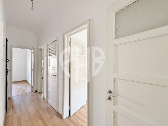 Apartamento T2 com 2 Marquises | Centro da Amadora 60m² Mina de Água