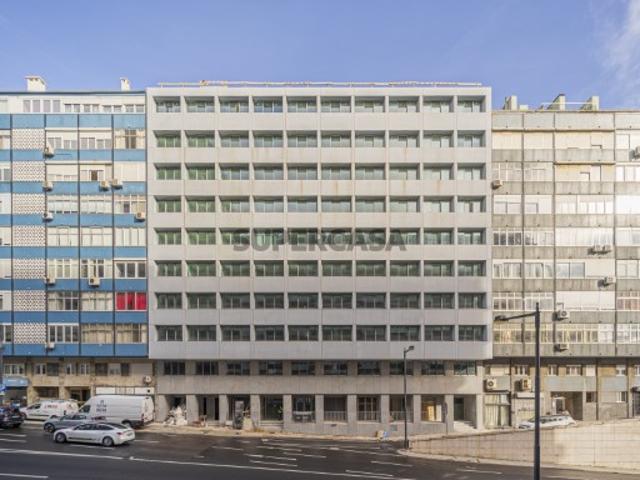 Apartamento T2 com 2 suítes e escritório Estrela Lisboa