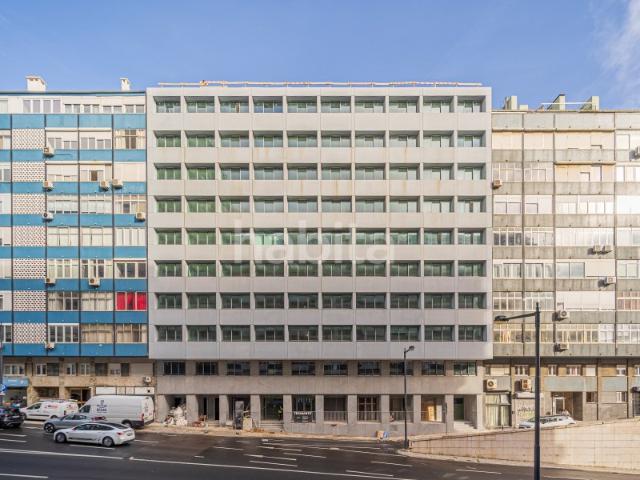 Apartamento T2 com 2 suítes e escritório Estrela Lisboa