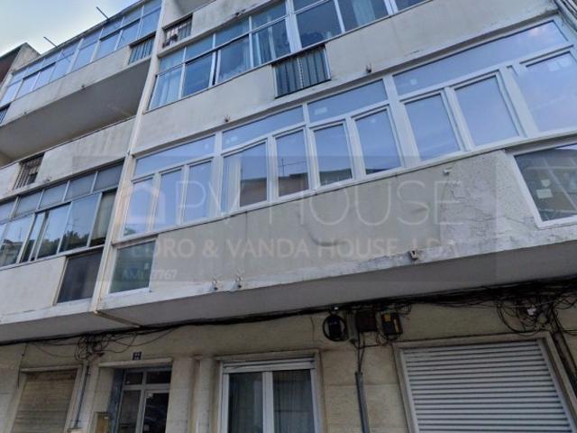 Apartamento T2 com 75 m² no Cacém Oportunidade de negócio
