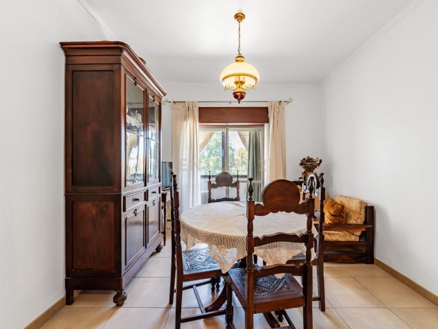 Apartamento T2 com 80 m² no Vale da Amoreira