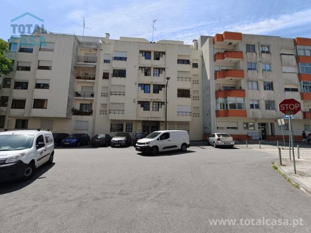 Apartamento T2 com 83 m² e elevador Abelheira
