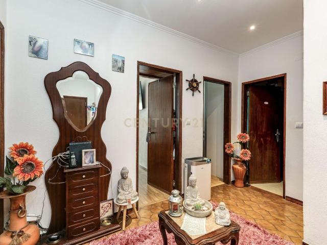 Apartamento T2 com 87 m² em excelente estado – São João da Talha