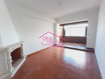 Apartamento T2 com 95 m2 no Miratejo!