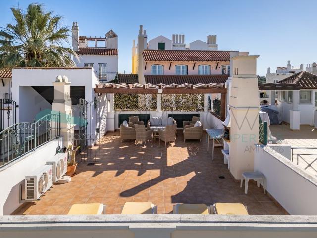 Apartamento T2 com amplo terraço na cobertura e vistas para. 60m² Vilamoura