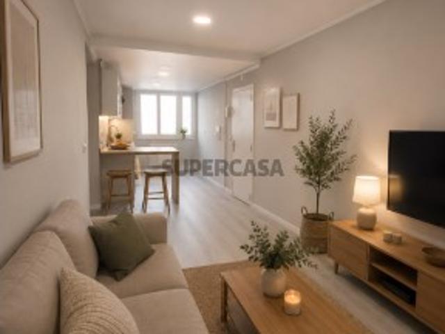 Apartamento T2 com Acabamentos de Qualidade e Excelente Exposição Solar