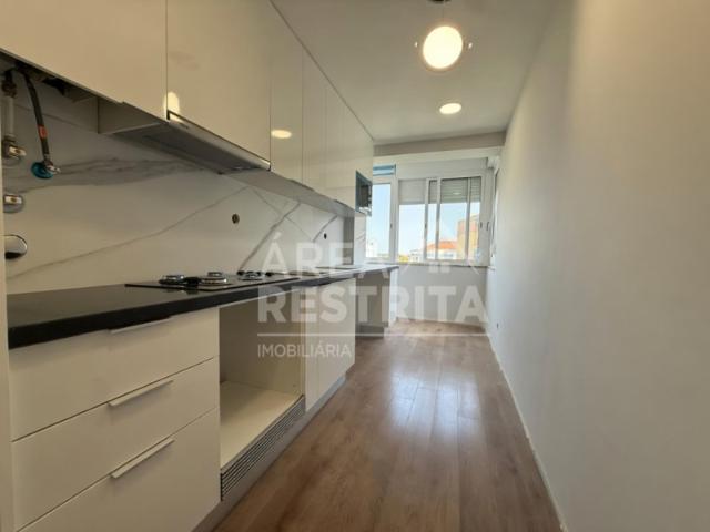 Apartamento T2 com acesso a quintal, na Penha de França em Lisboa