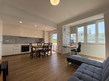 Apartamento T2 com Ar Condicionado, Marquise e Excelente Luminosidade | Lumiar
