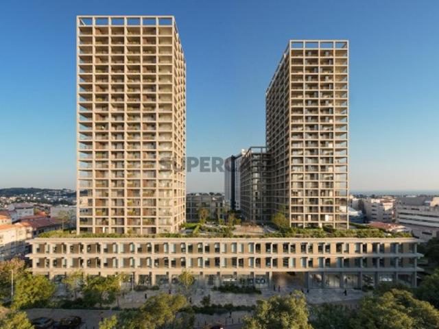 Apartamento T2 com área exterior em pleno centro da cidade do Porto