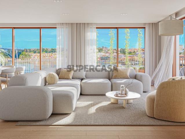 Apartamento T2 com área exterior, junto ao Rio Douro