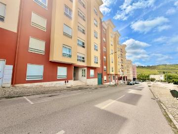 Apartamento T2 com arrecadação zona Conquinha 0m² Torres Vedras São Pedro, São Tiago, Santa Maria do Castelo