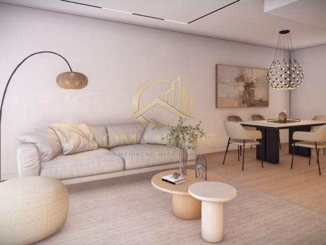 Apartamento T2 com Arrecadação e Parqueamento, Fernão Ferro