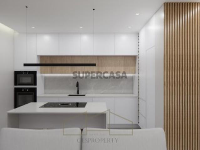 Apartamento T2 com arrecadação e parqueamento na Quinta de Santa Teresa