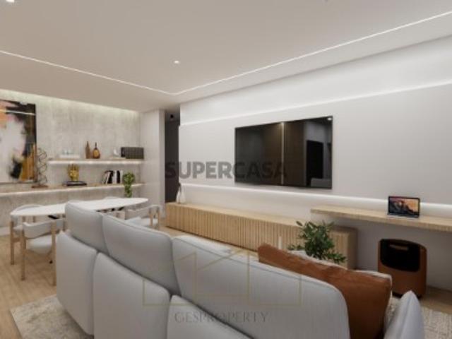 Apartamento T2 com arrecadação e parqueamento na Quinta de Santa Teresa