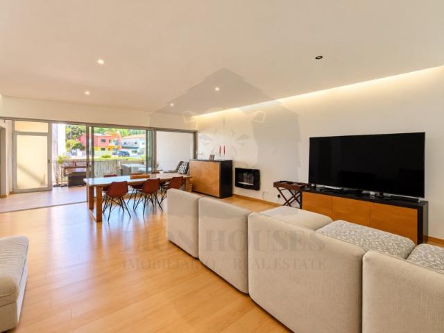 Apartamento T2 com Box Fechada e Arrecadação Setúbal