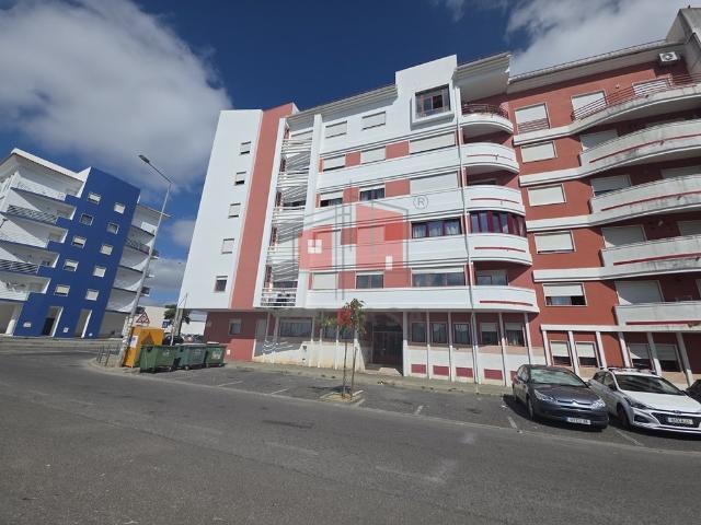 Apartamento T2 com Garagem