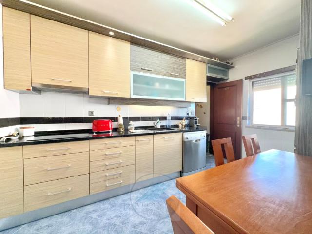Apartamento T2 com garagem