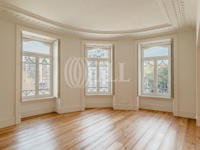 Apartamento T2 com garagem, Avenida da República, Lisboa