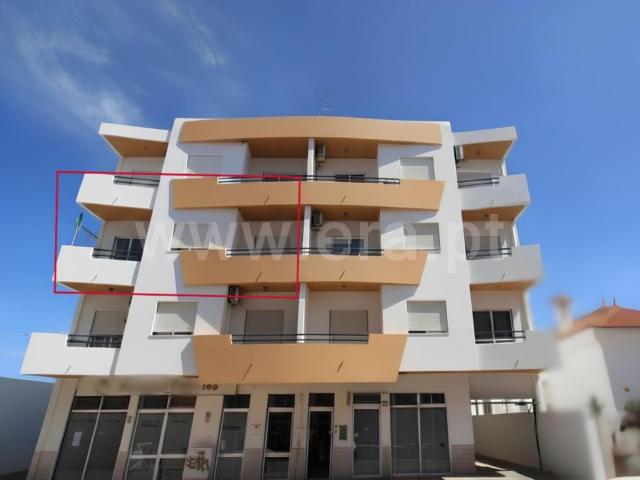 Apartamento T2 com Garagem Box 78m² Montenegro