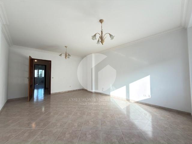 Apartamento T2 com Garagem Box e estacionamento Olhão 96m² Olhão