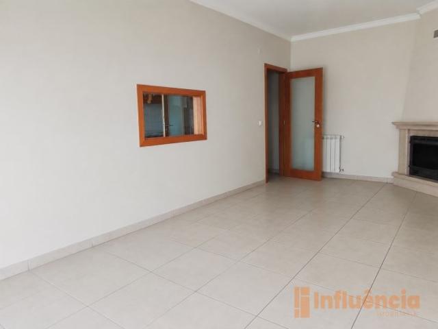 Apartamento T2 com garagem BOX | Tortosendo