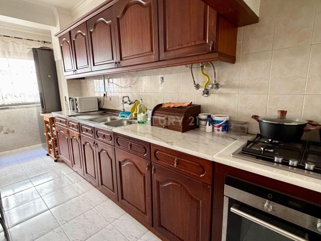 Apartamento T2 com Garagem | Cacém