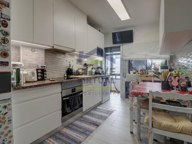 Apartamento T2 com Garagem Centro Bombarral