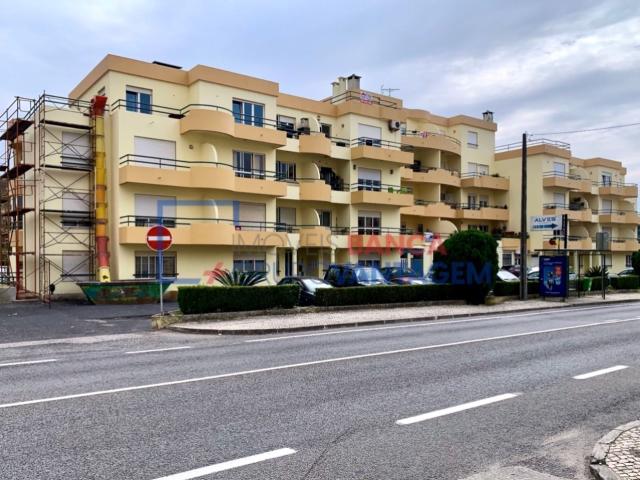 Apart. T2 para renovar com garagem de 22m² MALVEIRA