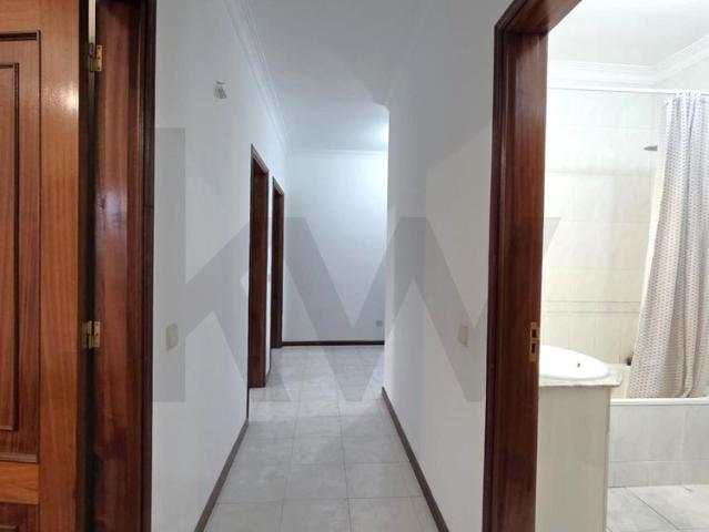 Apartamento T2 com Garagem e Elevador, CABEÇA SANTA, PENAFIEL