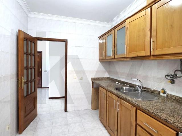 Apartamento T2 com Garagem e Elevador, CABEÇA SANTA, PENAFIEL