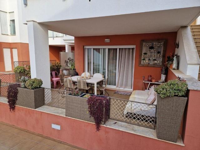 Apartamento T2 com Garagem e Piscina a 5 Minutos da Praia de. 93m² Luz
