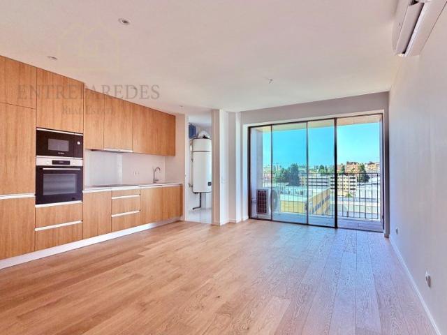 Apartamento T2 com garagem e varanda para comprar em Matosin. 79m² Matosinhos e Leça da Palmeira