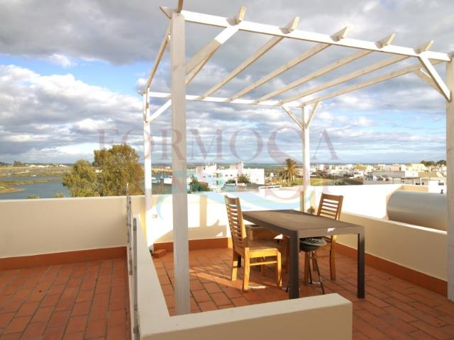 Apartamento T2 com garagem e vista mar na Fuzeta