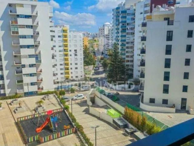 Apartamento t2 com garagem e vista mar, praia da rocha