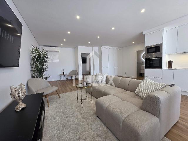 Apartamento T2 com garagem em Olhão
