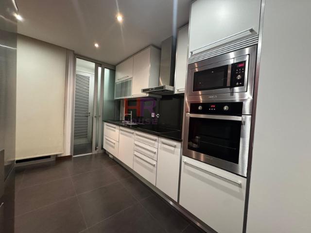 Apartamento T2 com garagem em Quinta das Nogueiras em Coimbra: Conforto, Acessos e Serviços à Porta