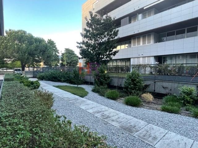 Apartamento T2 com garagem em Quinta das Nogueiras em Coimbra: Conforto, Acessos e Serviços à Porta