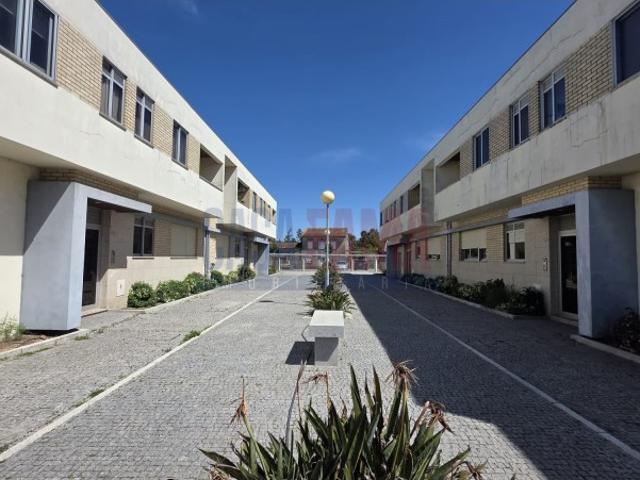 Apartamento T2 com Garagem Fechada na Maia