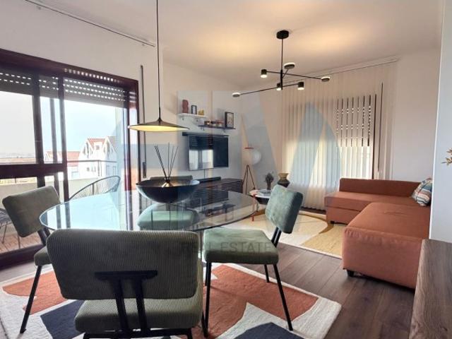 Apartamento T2 com garagem fechada e arrumos | Baguim do Monte