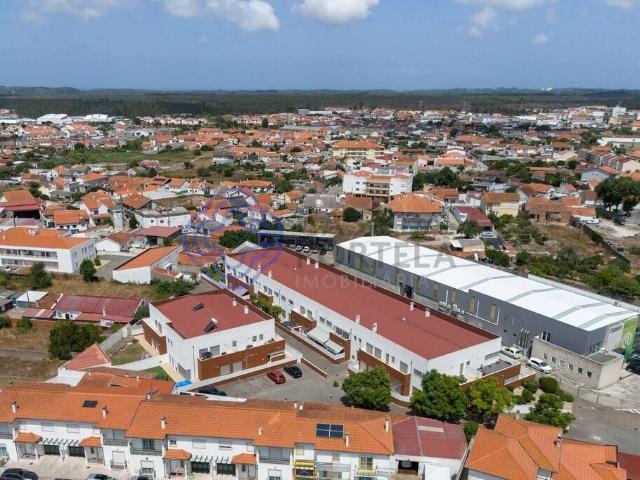 Apartamento T2 com Garagem fechada para 2 carros, Marinha Gr. 104m² Marinha Grande