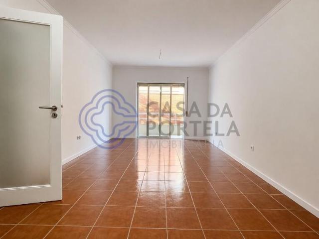 Apartamento T2 com garagem individual no centro, em Póvoa de Varzim, Para Venda