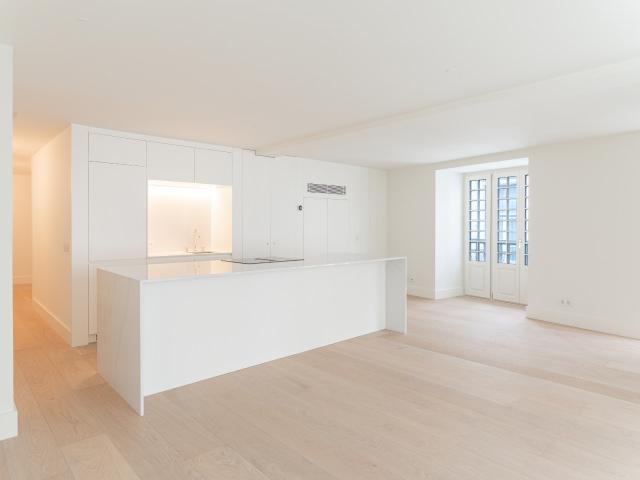 Apartamento T2 com garagem na Avenida da Liberdade