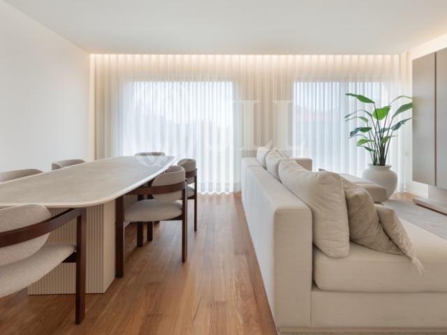 Apartamento T2, com garagem, no Aquarelle, no Porto