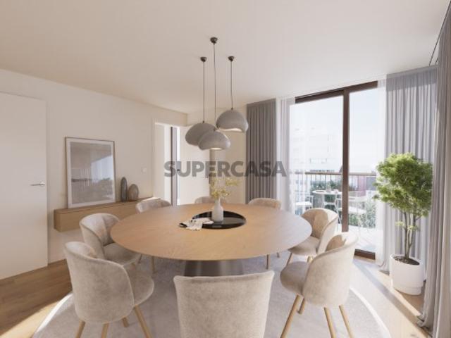 Apartamento T2 com garagem no Areeiro, Lisboa